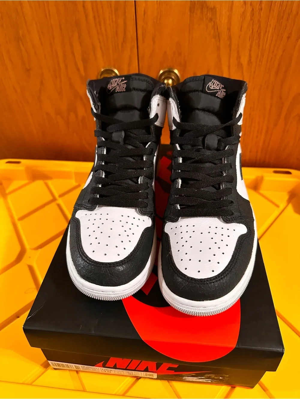 Nike Air Jordan 1 Retro High OG Shoes Mens Size 10 White Black Grey 555088-108
